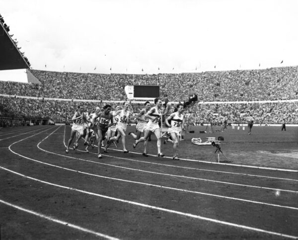 1500 metrin juoksun loppukilpailu Helsingin olympialaisissa 1952-0