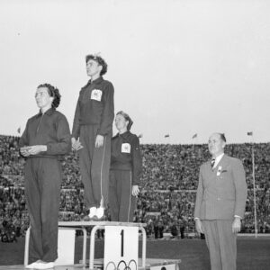 Daphne Hasenjager, Marjorie Jackson ja Shirley Strickland de la Hunty Helsingin olympialaisissa 1952-0