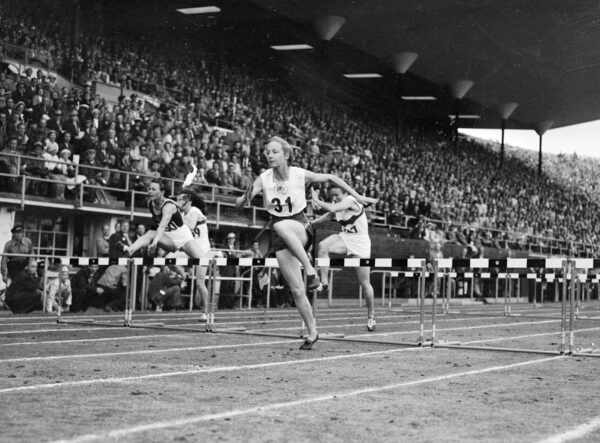 Shirley Strickland de la Hunty Helsingin olympialaisissa 1952-0