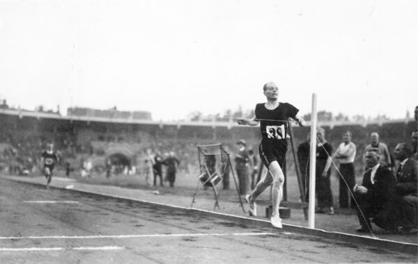 Paavo Nurmi voittaa 1926-0
