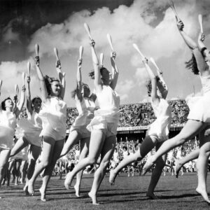 Naisvoimistelijoiden esitys 1953-0