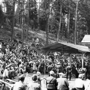 Yleisöä nykyaikaisen viisiottelun miekkailukilpailuissa, Helsingin olympialaiset 1952-0