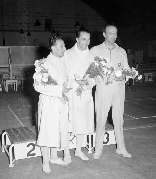 Miesten kalpamiekkailun mitalisteja Helsingin olympialaisissa 1952-0