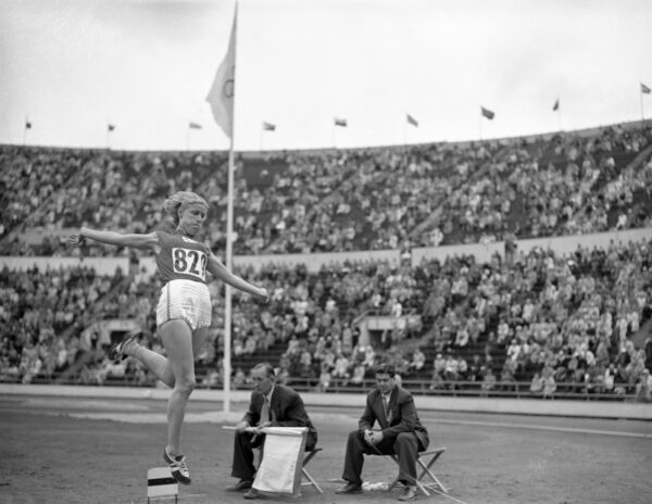 Maire Österdahl Helsingin olympialaisissa 23.7.1952-0