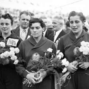 Naisten 200 metrin rintauinnin mitalistit Helsingin olympialaisissa 1952-0