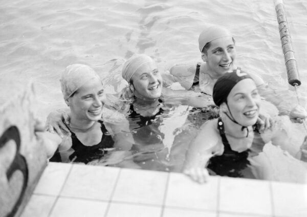 Unkarin naisten 4 X 100 metrin naisten vapaauintiviestissä Helsingin olympialaisissa 1952-0