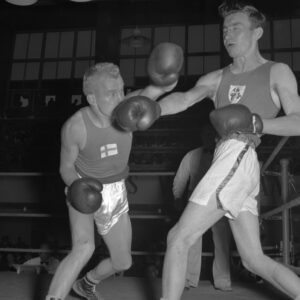 Pentti Hämäläinen (FIN) ja John McNally (IRL) Helsingin olympialaisissa 1952-0