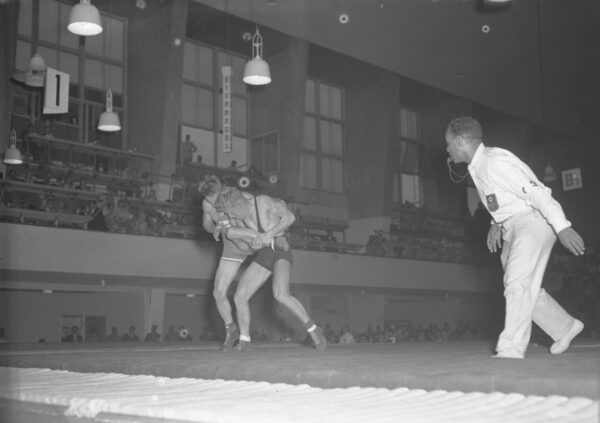 Risto Talosela (FIN) ja Godfrey Pienaar (ZAF) Helsingin olympialaisissa 1952-0