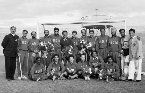 Intian maahockeyjoukkue Helsingin olympialaisissa 1952-0