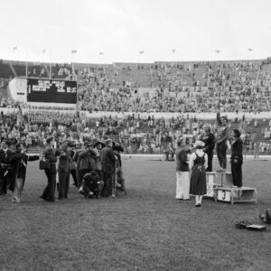 Naisten keihäänheiton palkintojenjako Helsingin olympialaisissa 1952-0