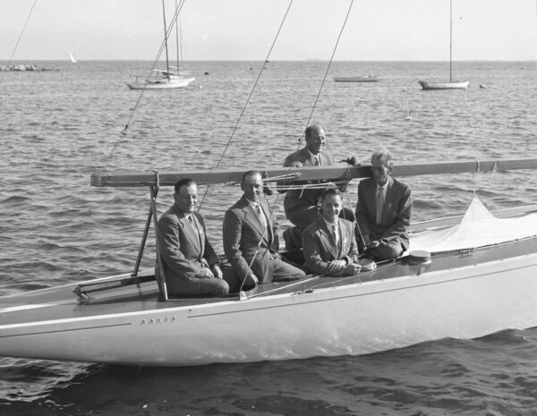 Purjehduksen 6-m luokan Ralia-veneen miehistö Helsingin olympialaisissa 1952-0