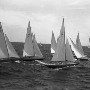 5,5 metrin luokan veneet lähdössä Helsingin olympialaisissa 1952-0